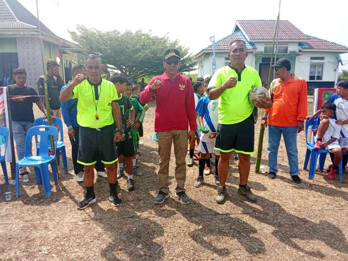 Piala Bergilir Camat Pulau Merbau Diperebutkan, Talenta SD Adu Skill di Minisoccer Cup I