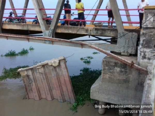 Pangkal Jembatan Jumrah Rohil Ambruk