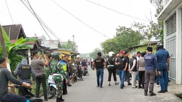 Tim Gabungan Gerebek Rumah di Jalan Pusara Bagansiapiapi, Sejumlah Pria Diborgol