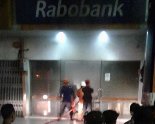 Dinihari Tadi, Gedung Rabobank Jalan Riau Pekanbaru Terbakar, Diduga Akibat Korsleting Listrik