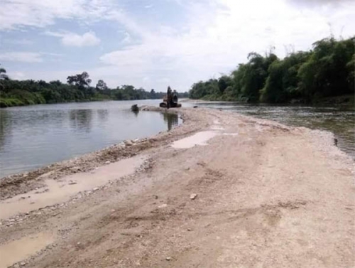 Warga Tanjung Kampar Khawatir Rumahnya Terseret ke Sungai Akibat Pertambangan Galian C