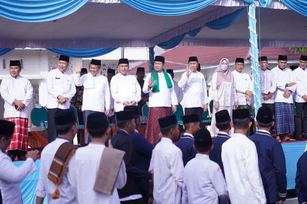 Peringati Hari Santri, 431 Ponpes se-Riau Gelar Pawai di Indragiri Hulu