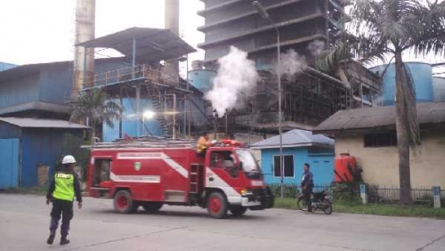 Sore Tadi, Salah Satu Bagian Pabrik Naga Mas Dumai Terbakar