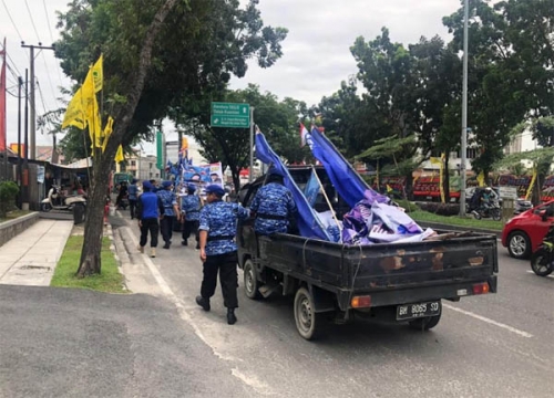 Diperintahkan SBY Turunkan Semua Bendera dan Baleho, DPC Demokrat Pekanbaru Kerahkan Seluruh Kader Bersihkan Atribut