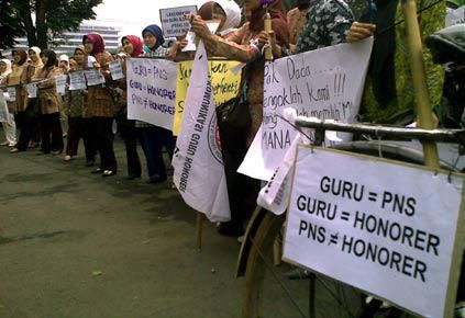 Waduh... Tak Lolos Seleksi CPNS, Ribuan Guru Honorer Ancam Demo Telanjang