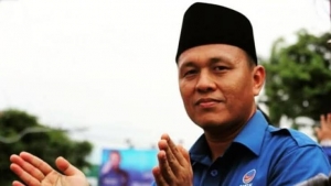 GoRiau Jadi Tersangka, Bupati Lampung Tengah Langsung Ditahan