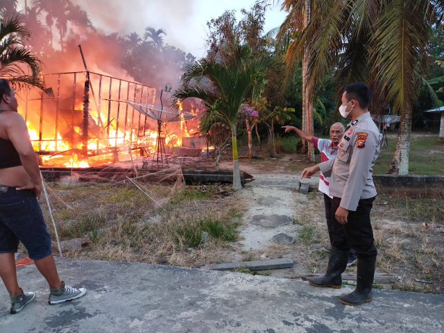 Satu Unit Rumah Warga di Rangsang Barat Hangus Terbakar, Kerugian Ditafsir Ratusan Juta