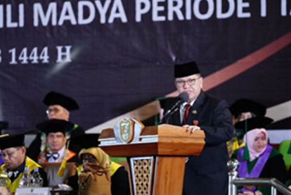 GoRiau Asisten III Pemprov Riau: Wisuda Harus Jadi Refleksi Keberhasilan Pendidikan dan Adaptasi Era Industri 4.0
