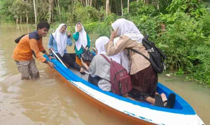 GoRiau Banjir di Inhu: Dua Desa Terendam Akibat Luapan Sungai Indragiri, Warga Diimbau Waspada