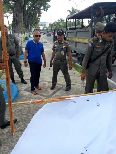 Marak Baleho dan Spanduk Menyalahi Aturan di Pekanbaru, Kasatpol PP: Tak Peduli Siapa yang Punya, Kita Gasak Habis
