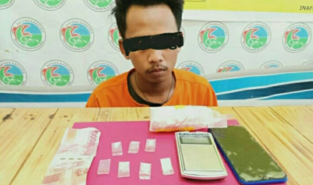 Tukang Bengkel di Pelalawan Nyambi Edarkan Narkoba, Polisi Temukan 7 Paket Sabu di Kamarnya