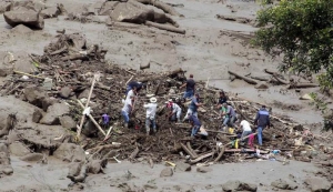 GoRiau 17 Jenazah Korban Longsor Air Terjun Sibolangit Dievakuasi