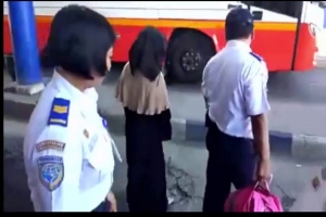 GoRiau Turunkan Santriwati Bercadar dari Bus, Petugas Dishub Dinilai Tak Pahami Budaya Masyarakat Desa