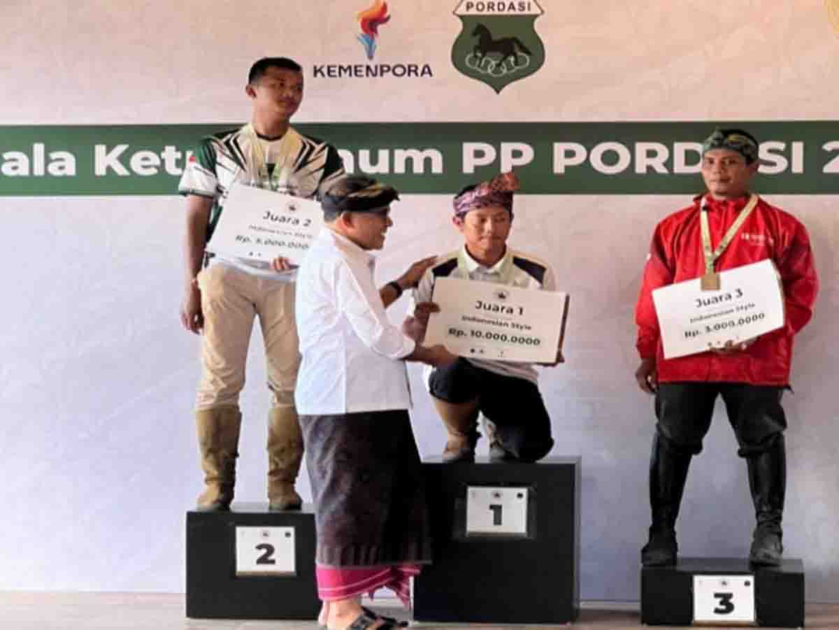 Husein Fadli Harumkan Kampar, Tembus Juara 1 Nasional Memanah Berkuda