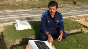 GoRiau Di Pekanbaru, Pelatih Timnas Indra Sjafri Sempatkan Ziarah ke Makam Ibunda