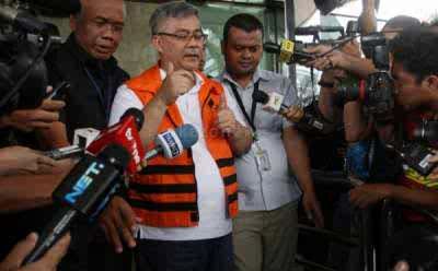 Akil Mochtar Dituntut Hukuman Penjara Seumur Hidup