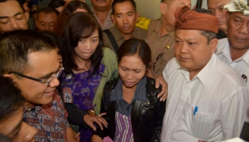 Gemuruh Takbir dan Doa Lepas Jenazah Angeline ke Banyuwangi