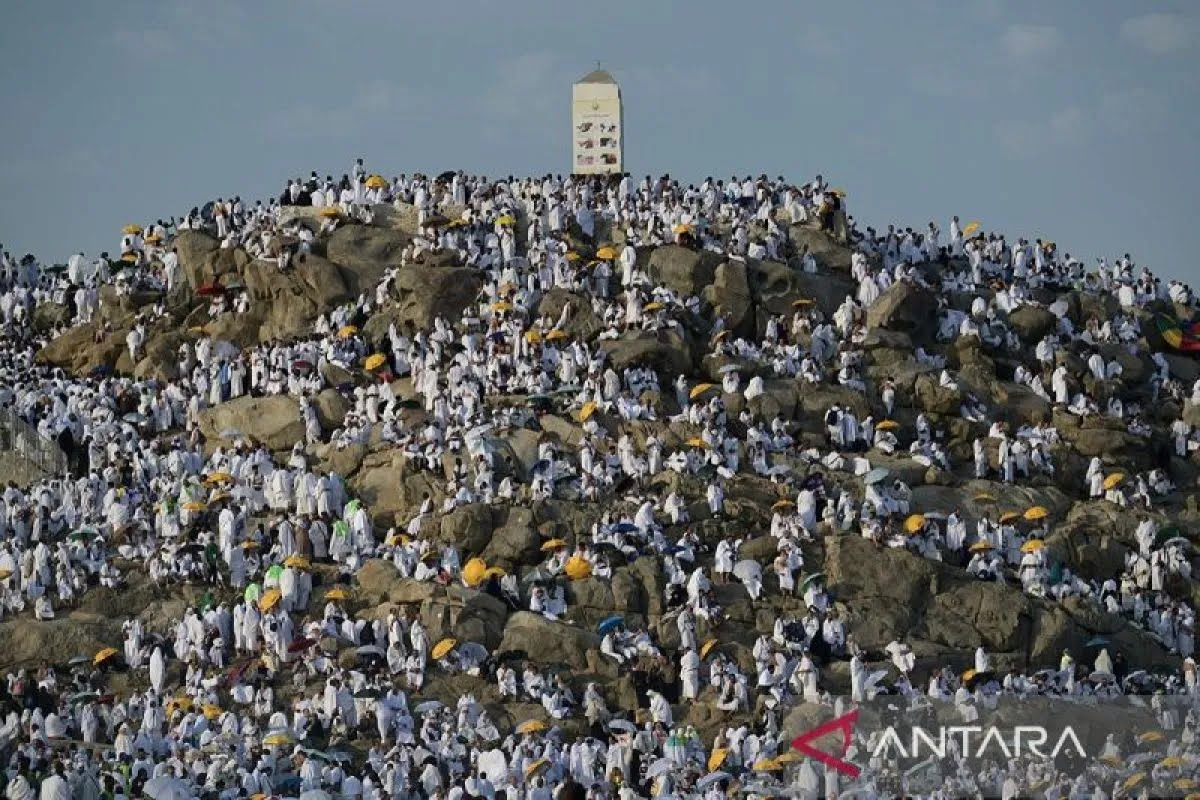 FOTO: Jamaah Haji Padati Jabal Rahmah