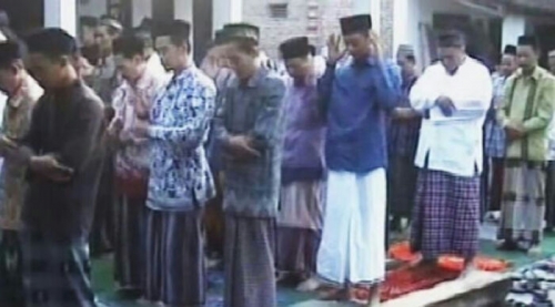 Jamaah Tarekat Naqsabandiyah di Sumbar Salat Idul Fitri Hari Ini