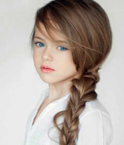 GoRiau Anda Mungkin Tak Percaya, Model Cantik Bak Bidadari Asal Rusia Ini Baru Berusia 6 Tahun