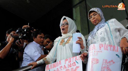 Ambo Bundo Putri, Bukan Bunda Putri, Mau Melaporkan Dugaan Korupsi Wali Kota Padang