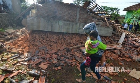 Akibat Gempa 6,9 SR di Jawa, 3 Tewas di Tiga Provinsi