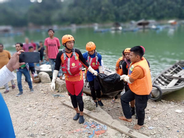 Tim SAR Temukan Jasad Korban Tenggelam di Danau PLTA Kampar