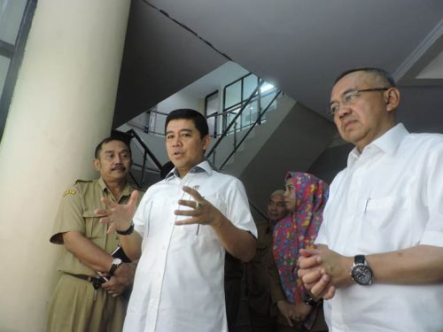 Di Pekanbaru, Menpan RB Yuddy Chrisnandi Disuguhkan Kantor BPBD yang Kotor