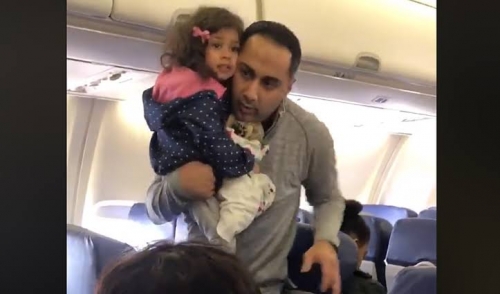 Pramugari Usir Ayah dan Putri Balitanya ke Luar Pesawat