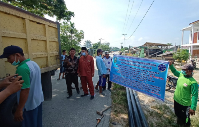 Jalan Rusak Akibat Kendaraan ODOL, Warga Jayapura Siak akan Portal Jalan Poros