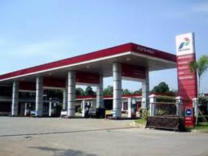GoRiau Yang Mau ke Bukittinggi Berkendara, Waspadalah, Premium Langka Disini