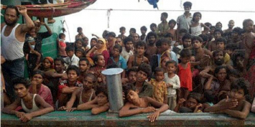 Memilukan, Terkatung-katung di Laut, Ratusan Muslim Rohingya Minum Air Seni untuk Bertahan Hidup