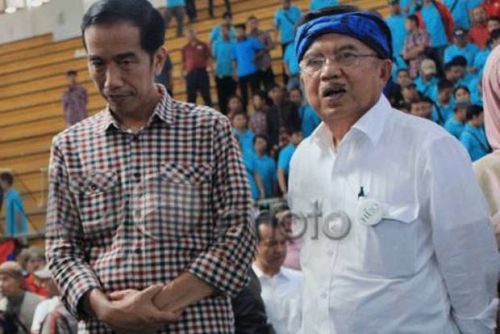 Saat Akan Orasi, Panggung Jokowi Ambruk