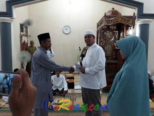 Dapat Bantuan dari DPRD Kuansing Senilai Rp15 Juta, Masyarakat Cerenti Bertepuk Tangan