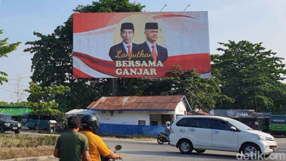 GoRiau Baliho Jokowi Dukung Ganjar dan Juga Prabowo Bermunculan di Pekanbaru, Zukri: Yang Akurat Dukung Ganjar