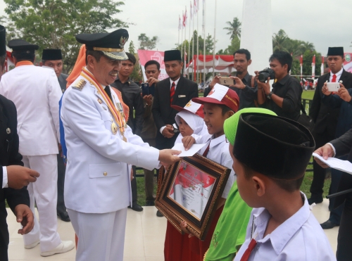 Ternyata Ini Perlombaan 17 Agustus yang Sering Diikuti Bupati Siak dan Wakilnya Semasa Kecil