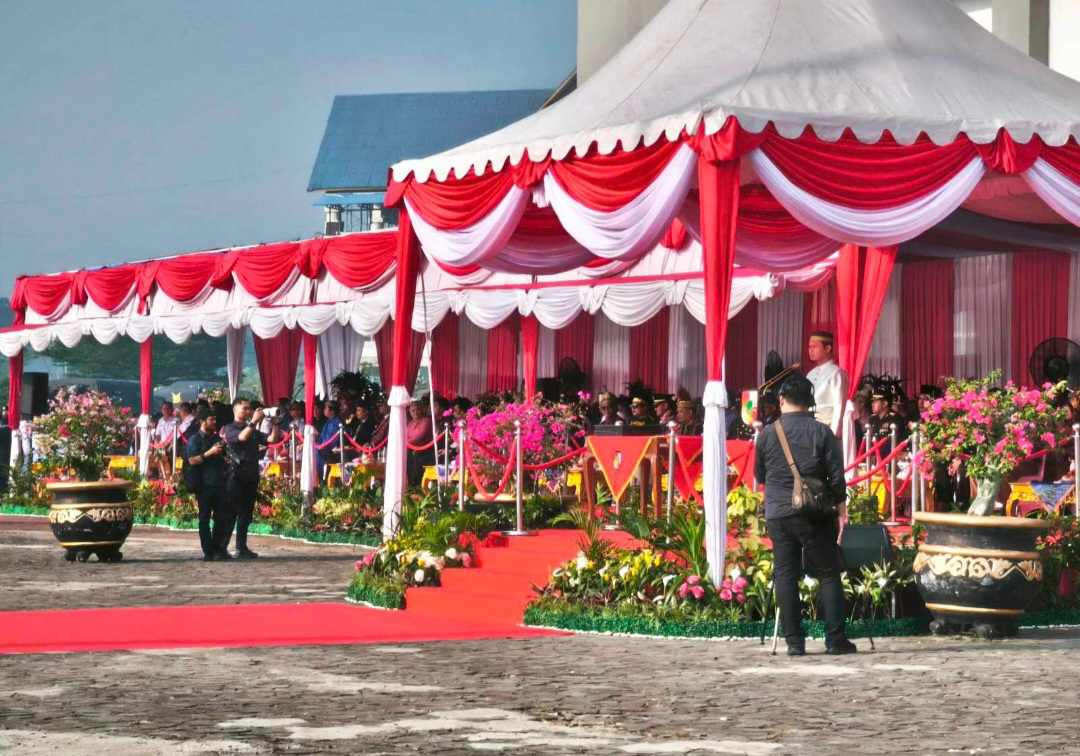Pimpin Upacara HUT ke-81 RI, Wako Pekanbaru Ingatkan ASN Beri Kerja Nyata