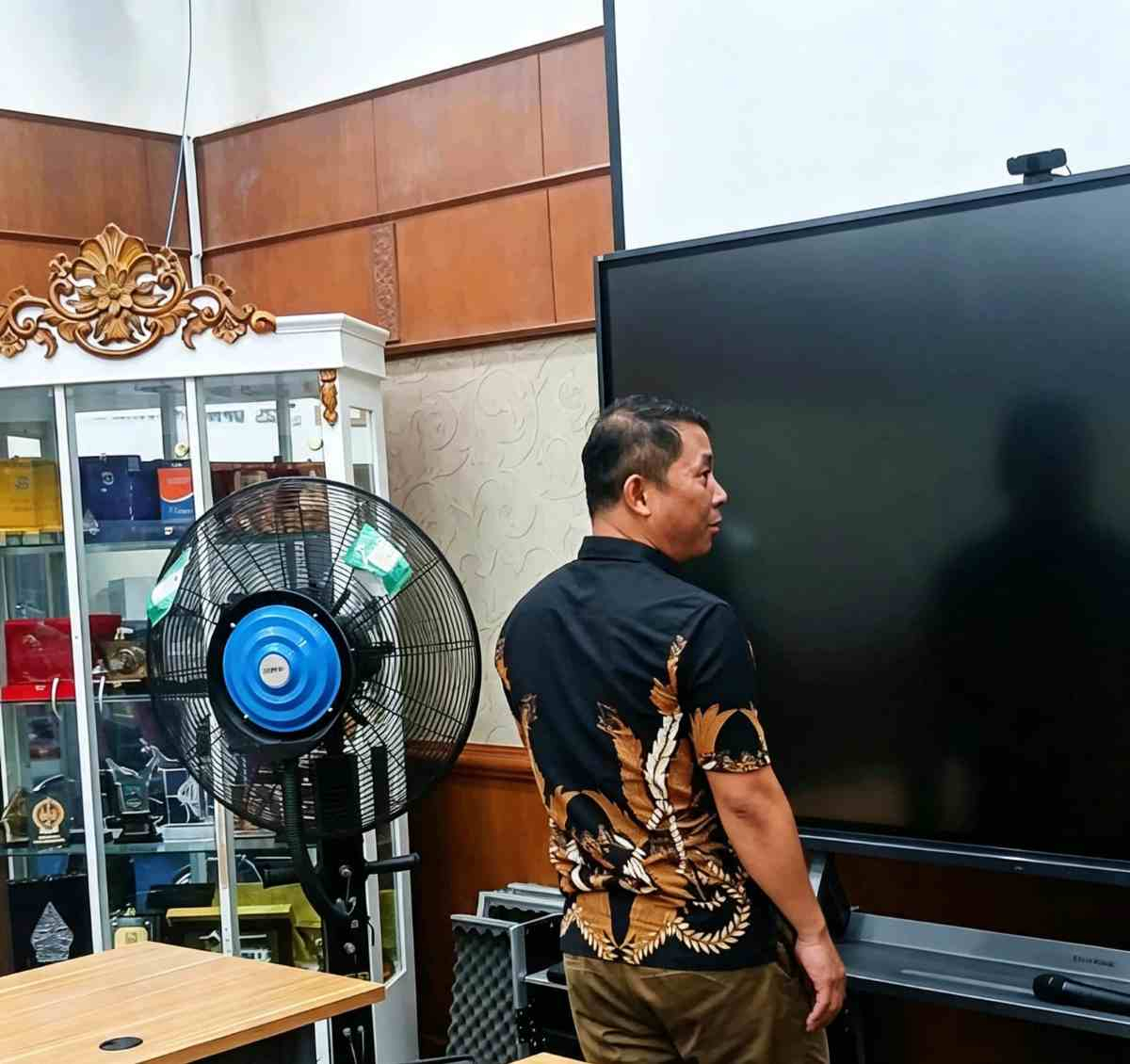 AC Sentral Mati, Rapat Komisi III DPRD Riau Terganggu