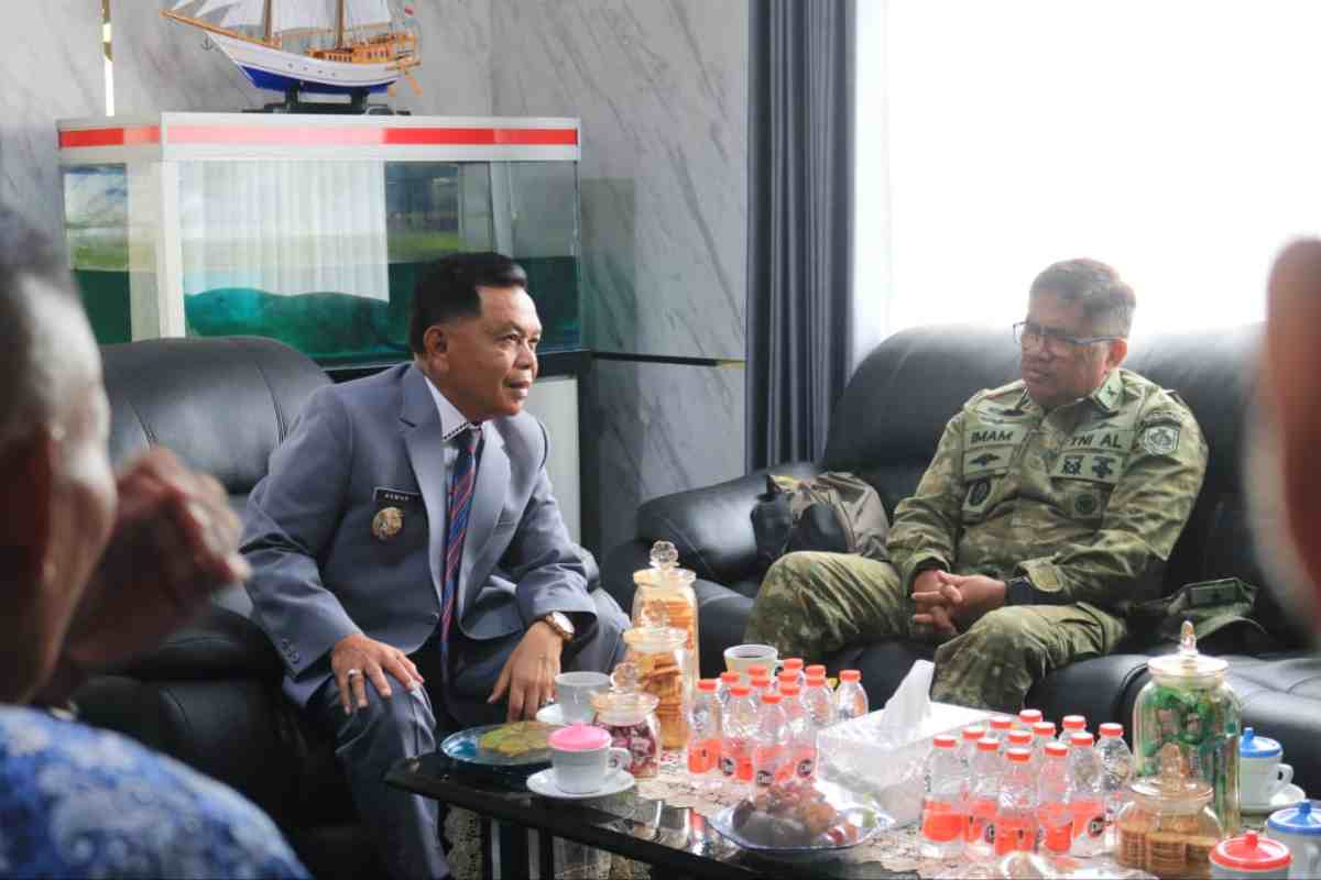 Bahas Karhutla dan Pertahanan Pulau Rangsang, Bupati Meranti Terima Kunjungan Mabes TNI