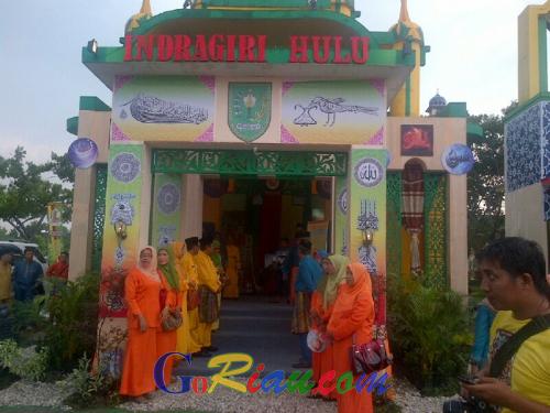 Stand Inhu Ramai Pengunjung, Keripik Bawang dan Dodol Kedondong Laris Manis di MTQ Riau