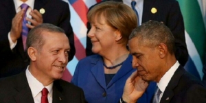 GoRiau Foto Presiden Turki Pegang Wajah Obama dengan Tangan Kiri Hebohkan Dunia