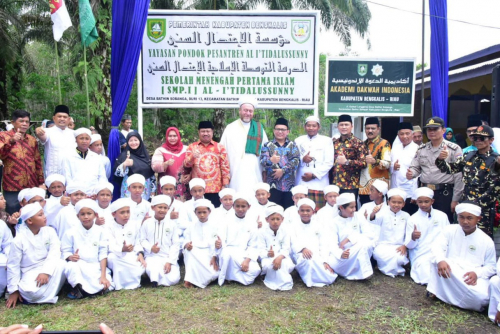 Bupati Bengkalis Resmikan Gedung SMPIT Pesantren Alitidalussunny dan Launching Akademi Dakwah, Kasmarni Amril Dapat Surprise