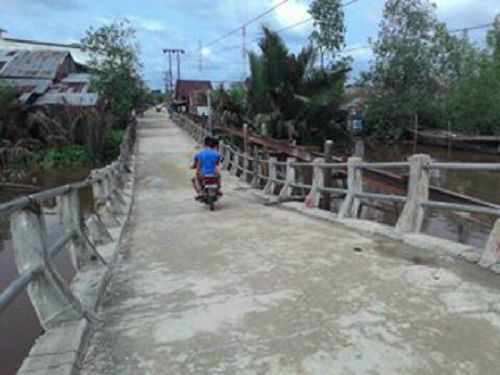 10 Jembatan Hampir Ambruk, 3 Kecamatan di Inhil Terancam Terisolasi