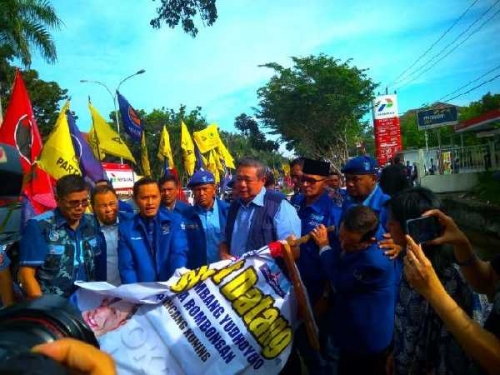 Dituding Terlibat Perusakan Atribut Demokrat, Kapolda Riau: Jangan Sembarangan