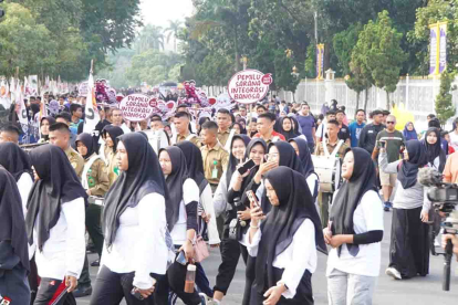 GoRiau KPU Riau Sosialisasikan Pemilu 2024 dengan Jalan Sehat