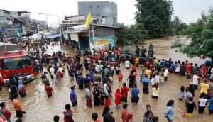 GoRiau Banjir Jakarta Renggut 7 Nyawa dan 10.530 Warga Mengungsi