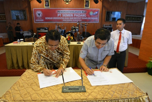 Universitas Riau Sinergikan Penguatan Berbagai Pengembangan Bidang Pendidikan dengan PT Semen Padang