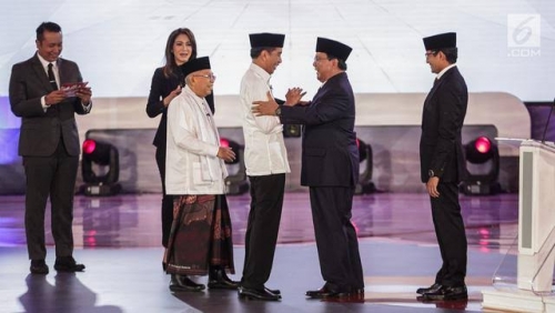 Pijatan Sandi Hentikan Joget Prabowo Saat Debat Capres