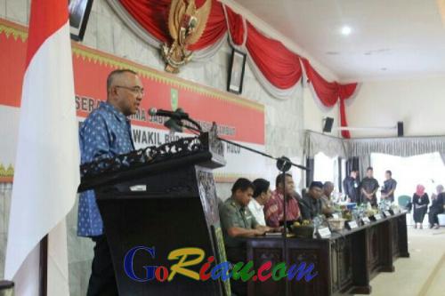 Pimpin Sertijab Bupati Inhu, Plt Gubernur : Kepala Daerah Harus Bisa Gunakan Keuangan dengan Efisien