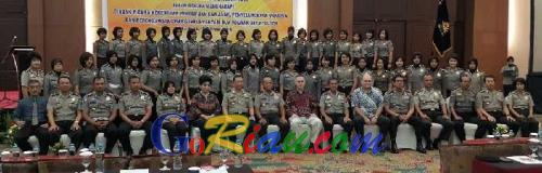 Selain Cantik, Polwan di Riau Kini Punya Kemampuan Khusus Hasil Didikan IOM